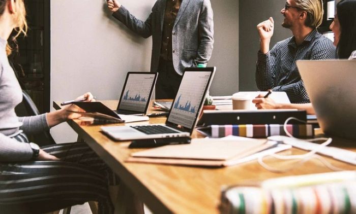 Teknologi Digital Yang Membantu Berbagai Kegiatan Sehari-Hari